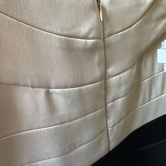 🦋. EUC MAGGY LONDON Women’s sheath midi banded black/ champagne gold, size 8 - Picture 10 of 13